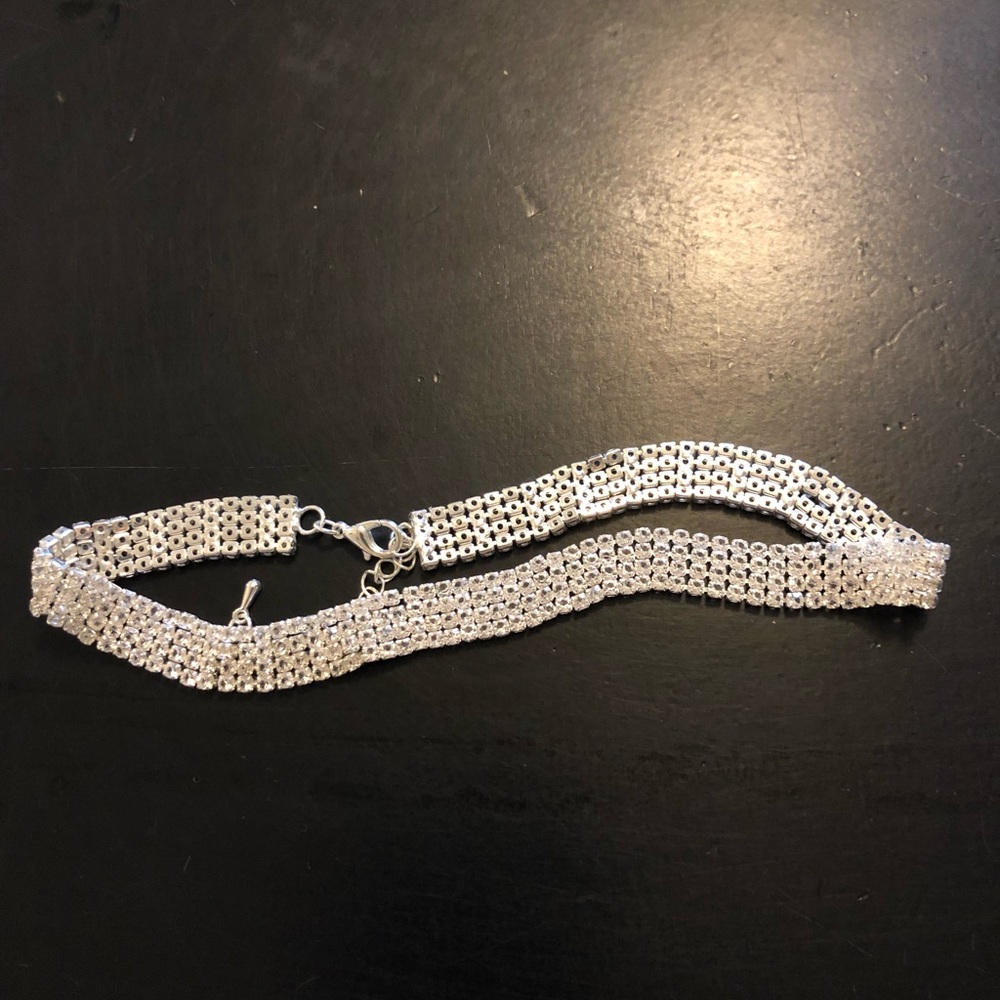 Diamond chocker